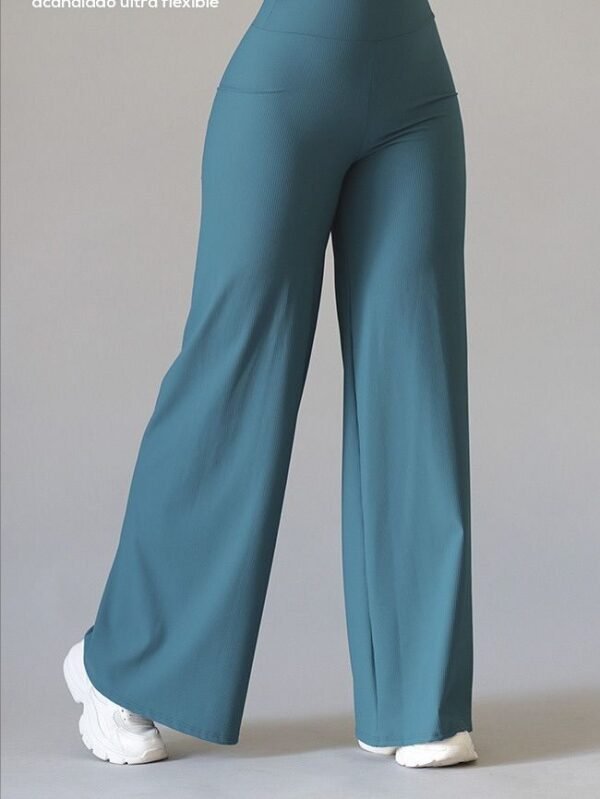 Nuevos modelos disponibles ❤️ #leggins #galasport #slinfit Sports Bottom Wear
